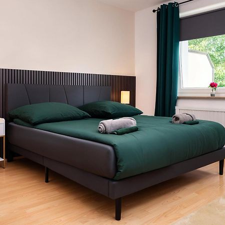 Smart Home - Essen - Perfect For 5 Guests! Central - Balcony - Netflix - Free Parking Zone Exterior photo