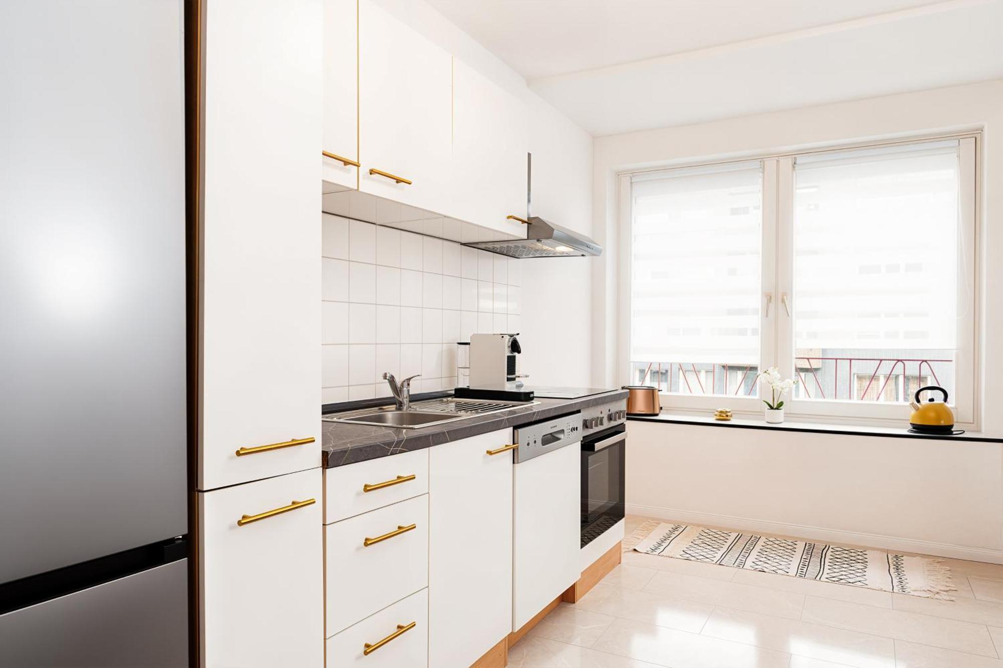 Smart Home - Essen - Perfect For 5 Guests! Central - Balcony - Netflix - Free Parking Zone Exterior photo